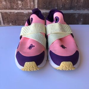 Girls size 3 Nike shoes